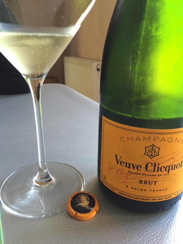 Bouteille Carte Jaune Veuve Clicquot